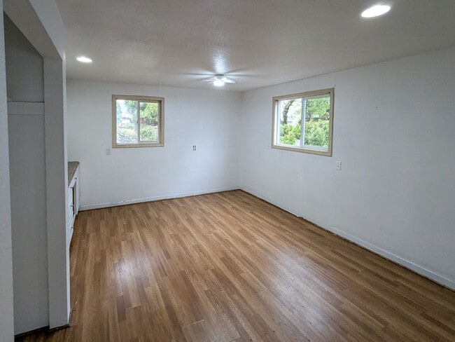 Building Photo - 2970 Phipps Ln NE