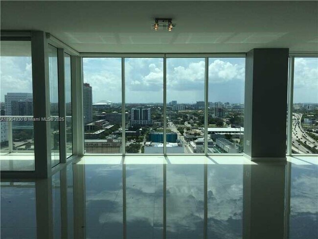 Building Photo - 1040 Biscayne Blvd