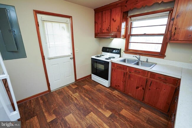 Building Photo - 5746 Rip Wil Dr