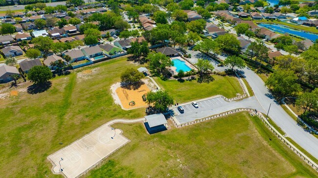 Building Photo - 10461 Hunters Haven Blvd