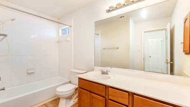 Building Photo - 714 Celosia