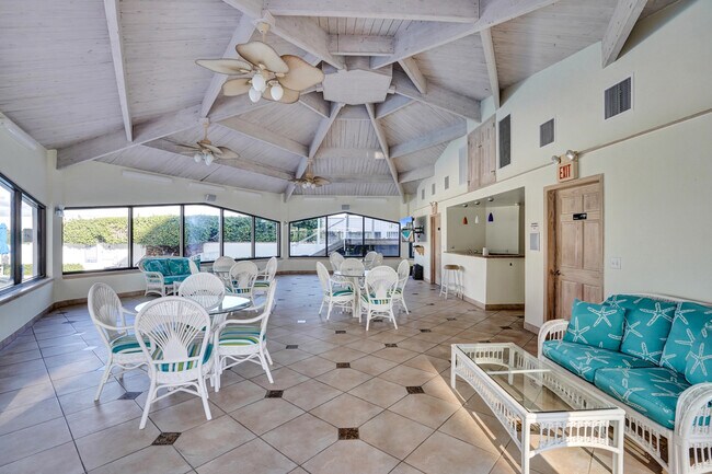 Building Photo - 3590 S Ocean Blvd