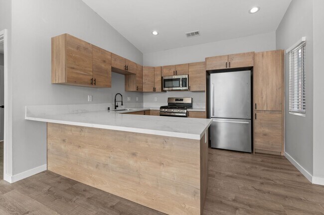 Building Photo - Overlooks SDSU!