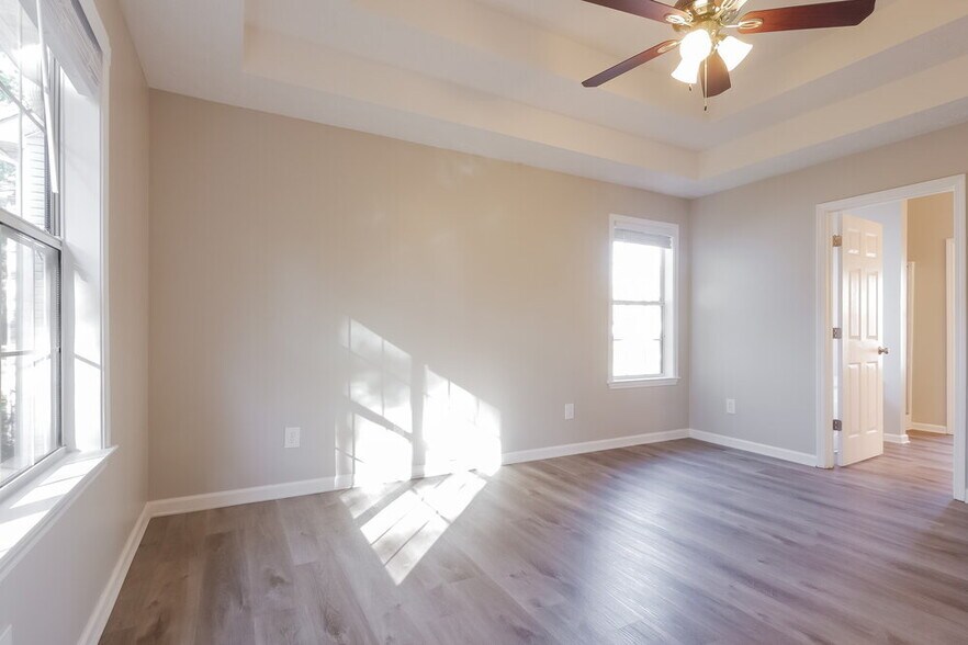 Building Photo - 8062 Mustang Ln