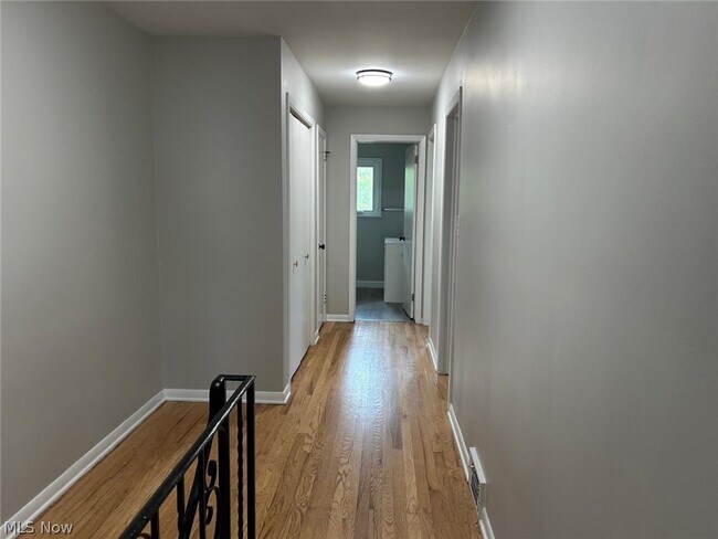 Building Photo - 17914 Chagrin Blvd