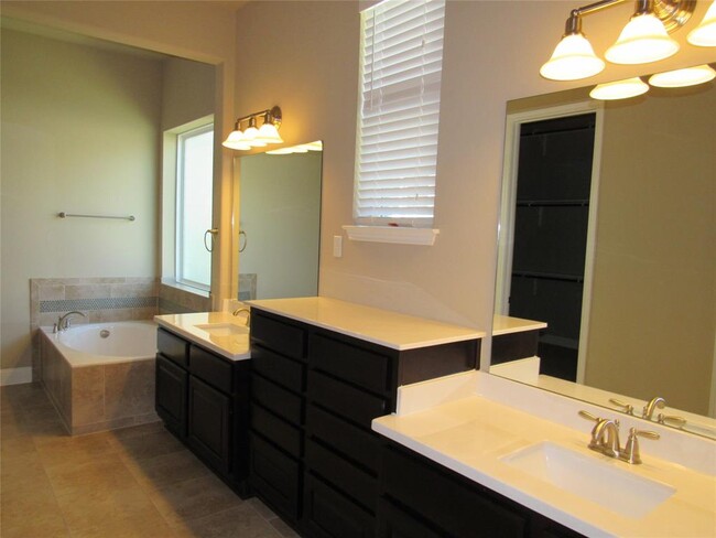 Building Photo - 408 Dry Gulch Bend