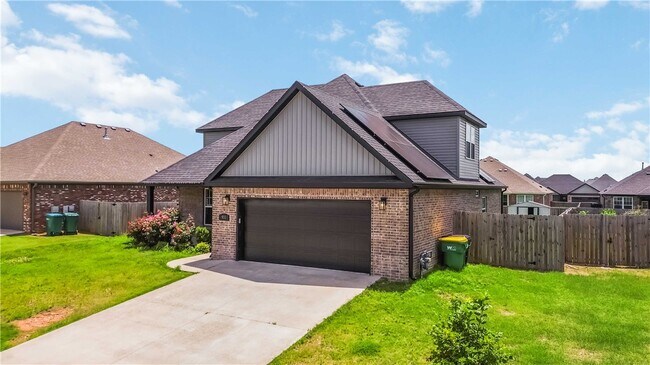 Building Photo - 931 E Skyline Lp