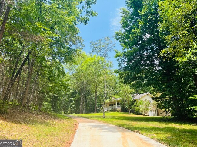 Building Photo - 21 Mountain Brook Rd
