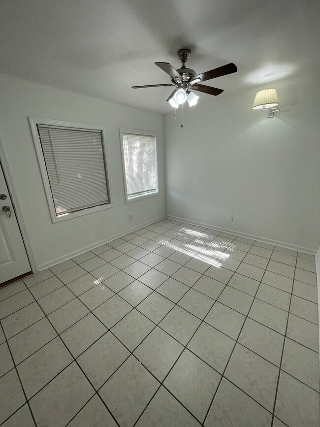 Building Photo - 5005 Georgi Ln