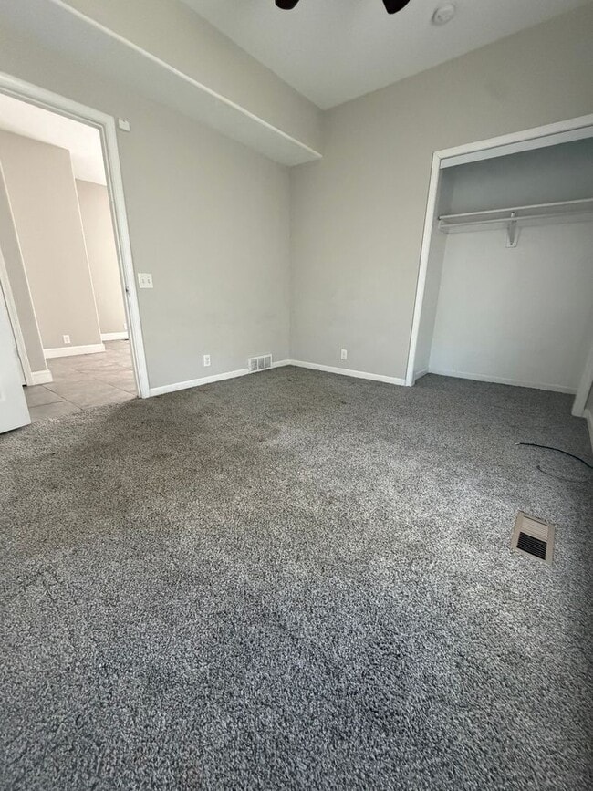 Building Photo - Spacious 4 Bedroom 2 Bathroom House on West End!