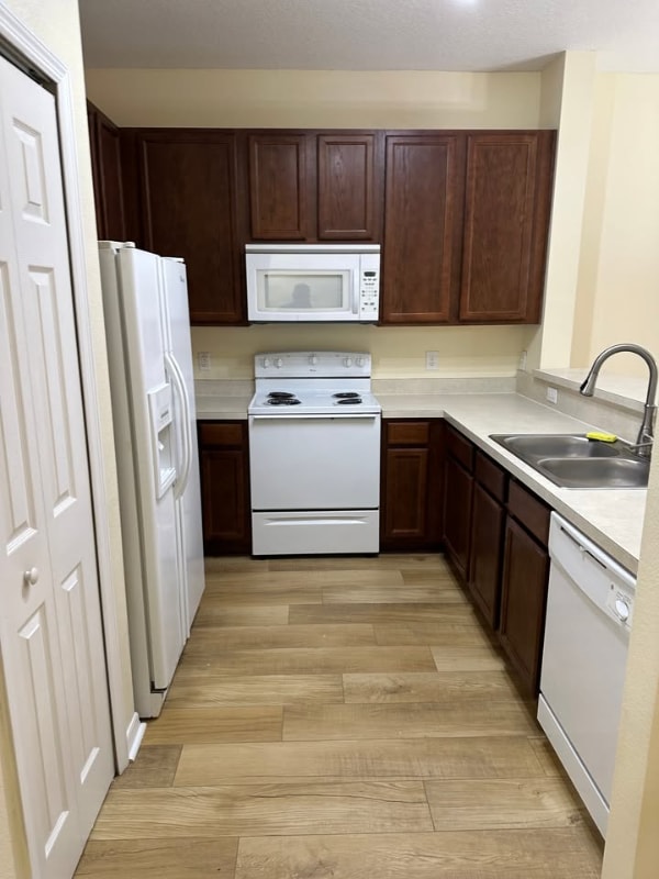Building Photo - 10642 Regent Square Dr