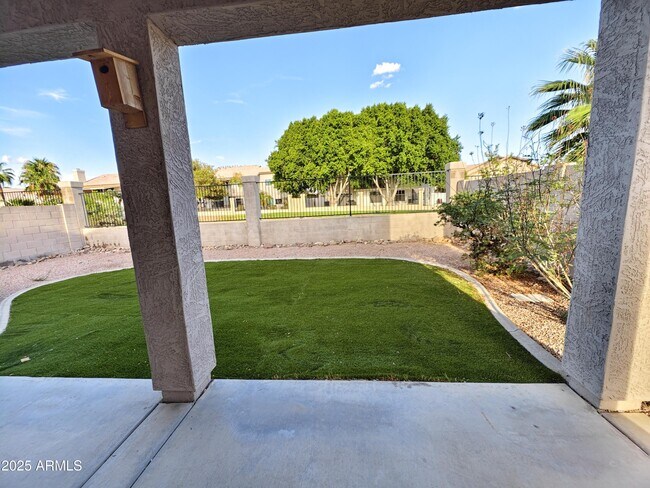 Building Photo - 15061 N 90th Dr