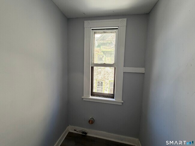 Building Photo - 73 Waterville St