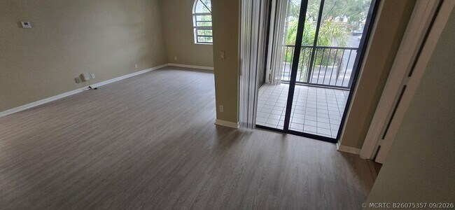 Building Photo - 5418 Firenze Dr