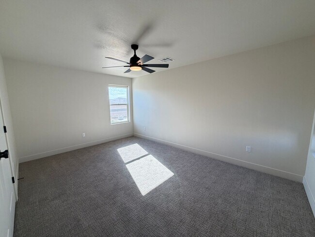 Building Photo - 5515 S Carnelian Pkwy