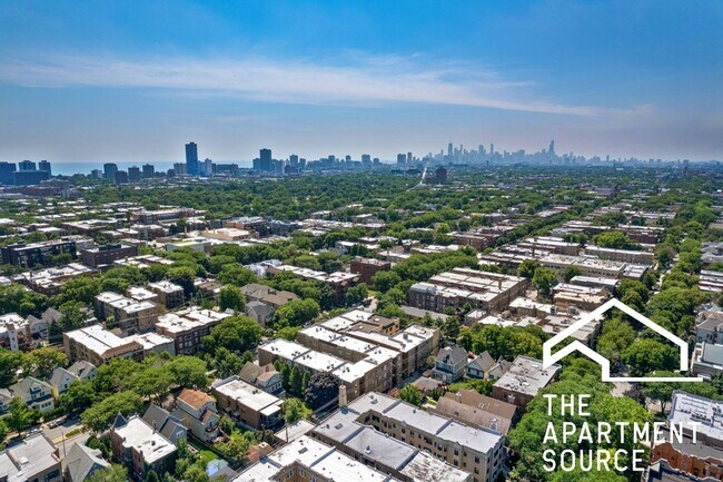 Building Photo - 1608 W Sunnyside Ave