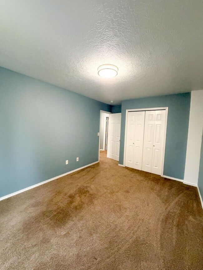 Building Photo - Beautiful 3 Bedroom Home in North East Salem