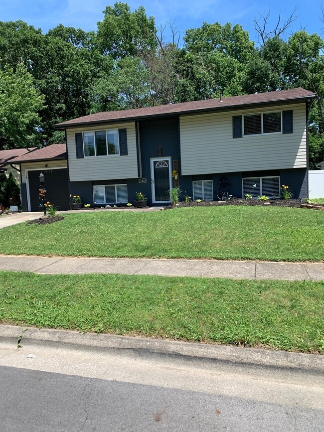 Building Photo - 3028 Quinby Dr