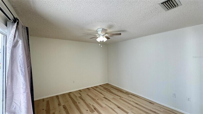 Building Photo - 950 Waterside Ln