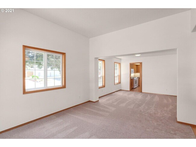 Building Photo - 4 Bedroom Bethany Home on a Large Corner L...