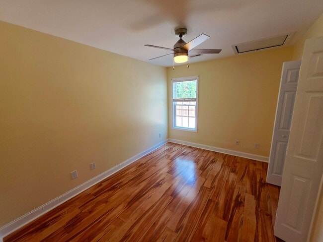 Building Photo - 4Br, 2Ba in Ashbury Park!