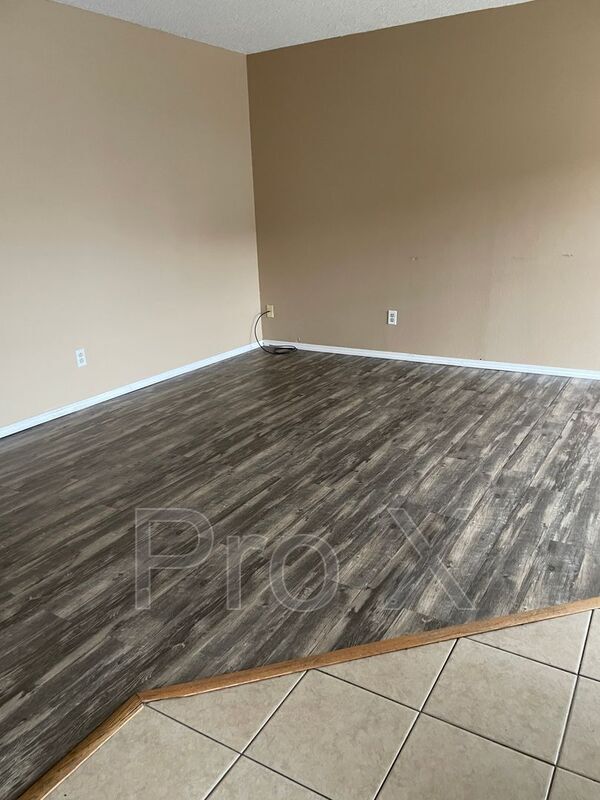 Building Photo - 1001 S St Louis Ave