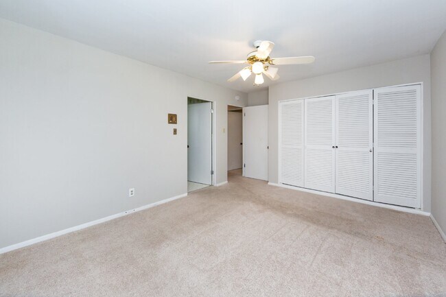 Building Photo - "Charming 3-Bedroom Oasis with 2 Full Baths – Spacious 2,295 Sq Ft Home in Charlotte's Heart!"