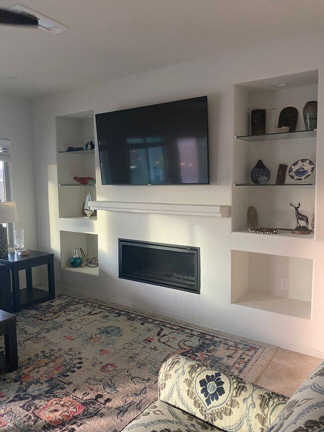 Building Photo - Fully furnished short term rental in Florence w/heated pool and spa