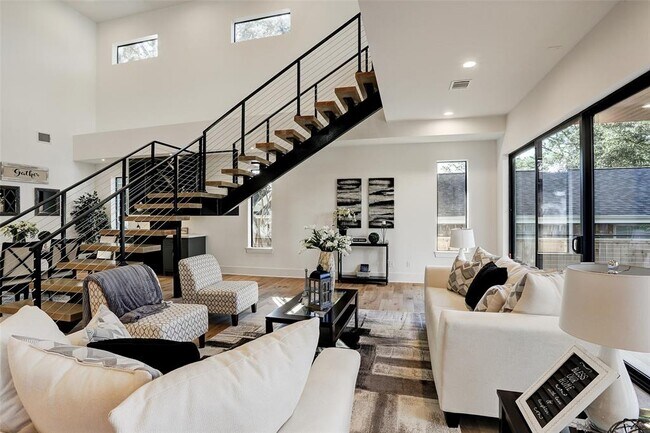 Building Photo - 3021 Maroneal St