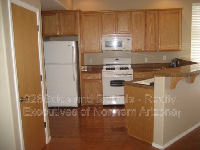 Building Photo - 4446 E Savannah Cir