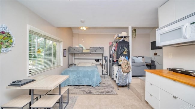 Building Photo - 1545 N Monterey Ave