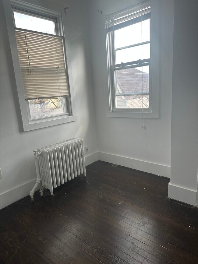 Building Photo - 14 Fairview Pl