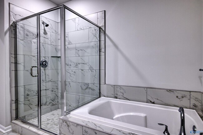 Building Photo - 6073 Gardner Maples Dr SE