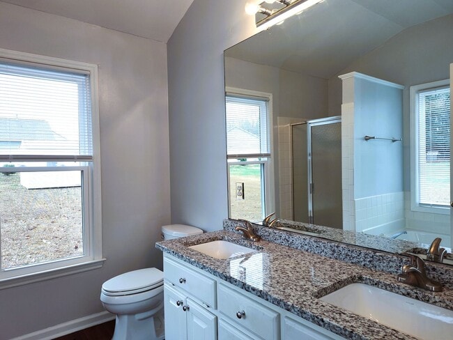 Building Photo - Pristine, Ranch Style Home Located in the Clubview Acres Community in Monroe