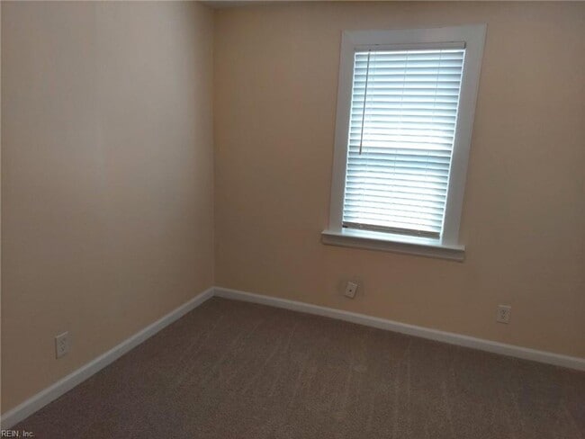 Building Photo - 3 BR 2 BA House
