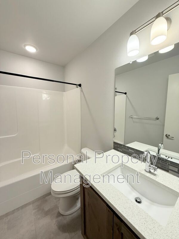 Building Photo - 3512 NE 61st Way