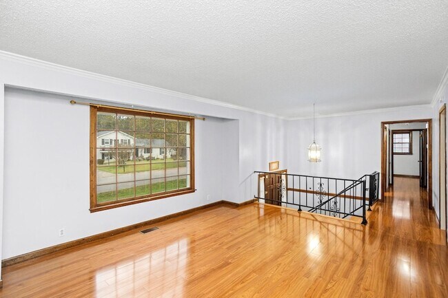 Building Photo - 2909 Cherry Hills Dr