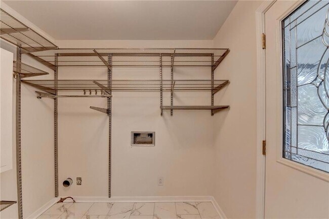 Building Photo - 3914 Granger Dr