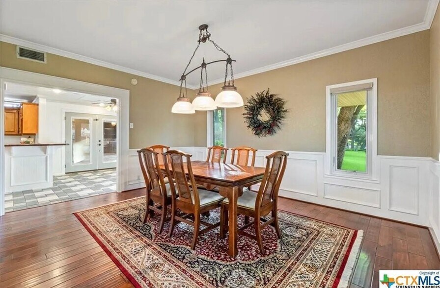 Building Photo - 3069 Summit Dr