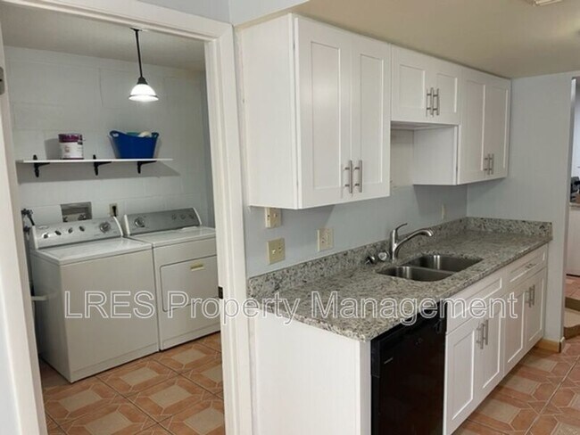 Building Photo - 4587 Lighthouse Cir