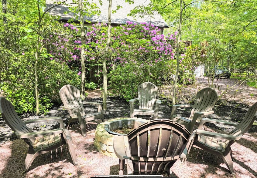 Building Photo - 161 Piney Woods Dr