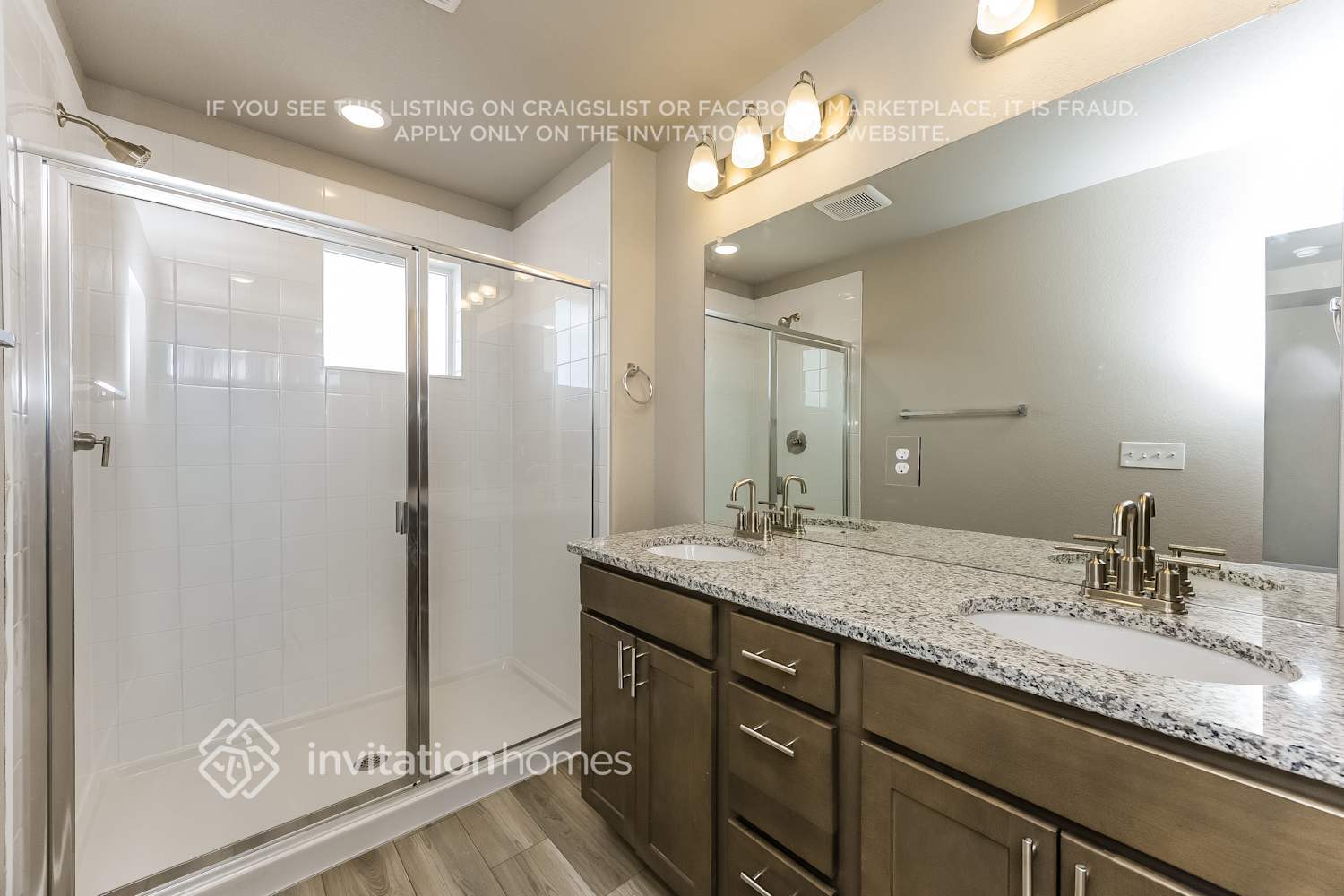 Building Photo - 13633 Arriba Dr