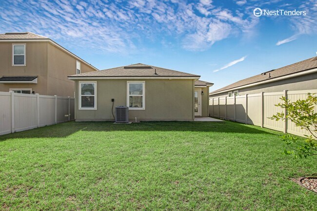 Building Photo - Like New In Nassau Crossing!