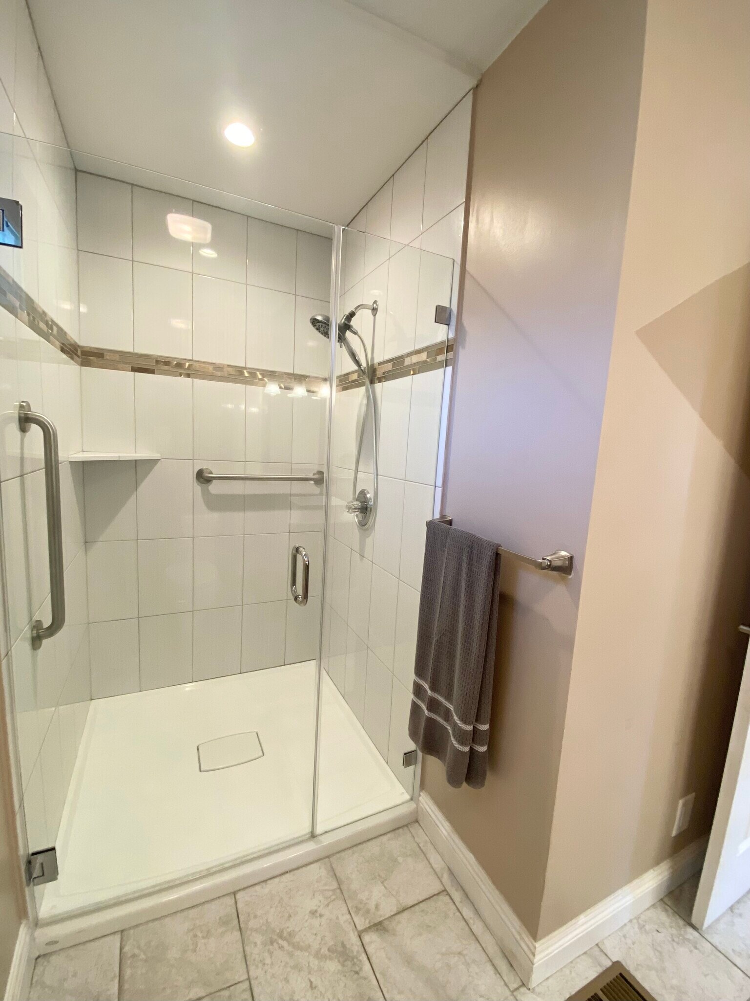 Primary bathroom shower - 1350 Curson S Ave