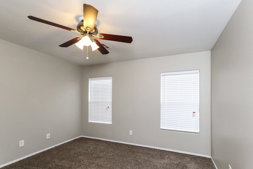 Building Photo - 10252 Nolinas St