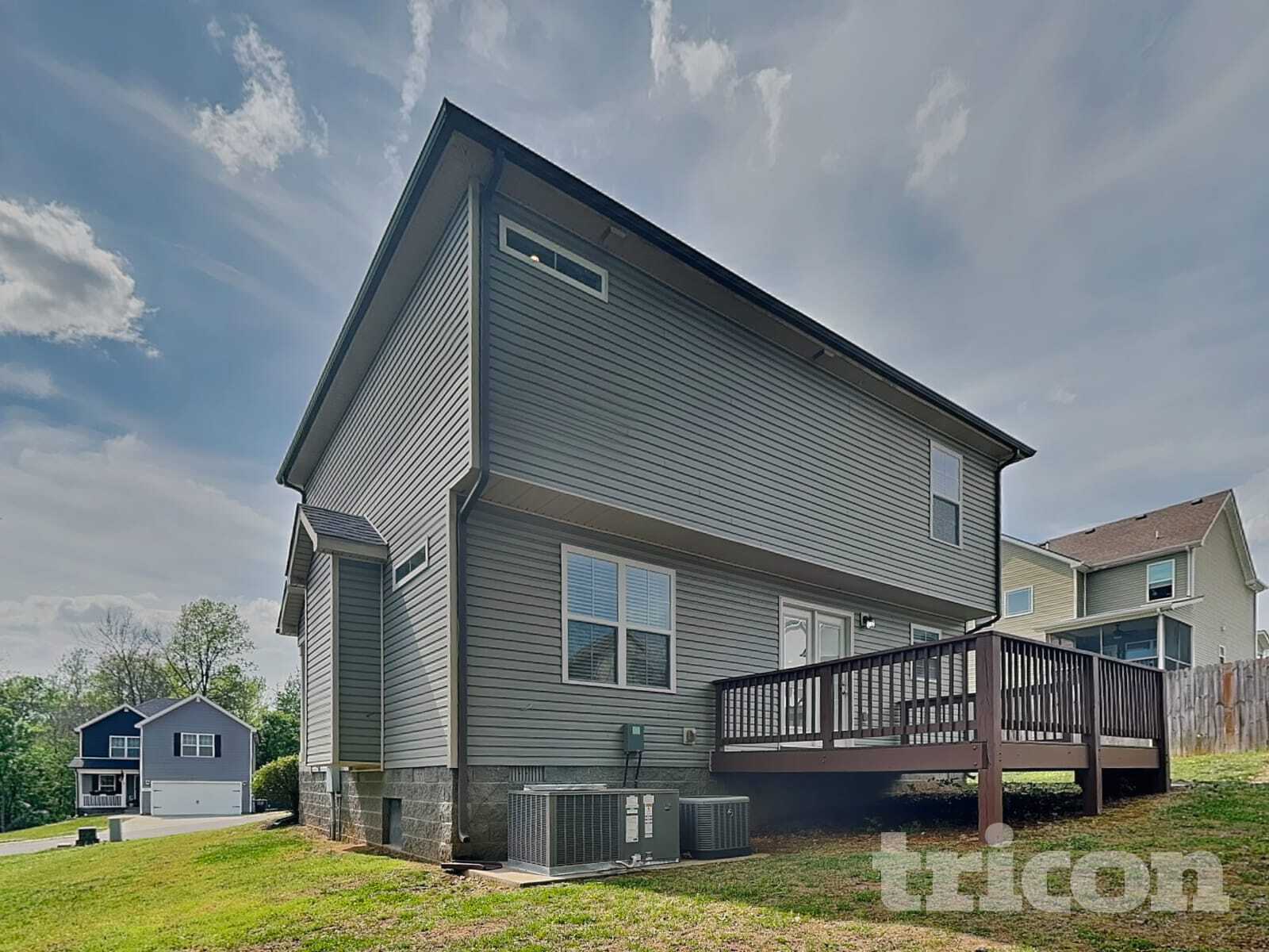 Building Photo - 204 Bonnell Dr