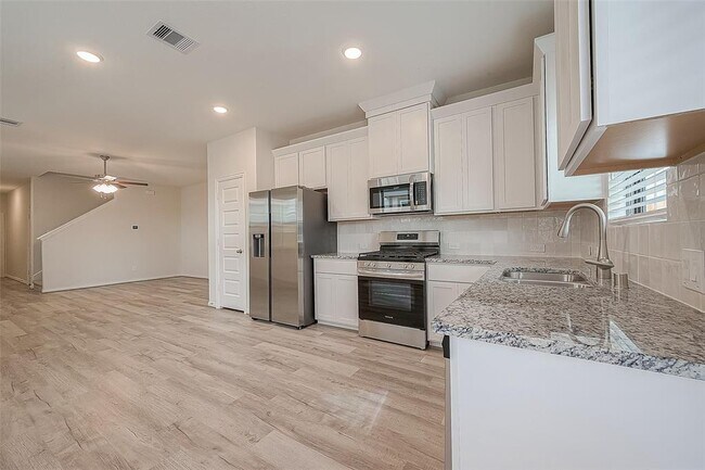 Building Photo - 27838 Western Crk Ct