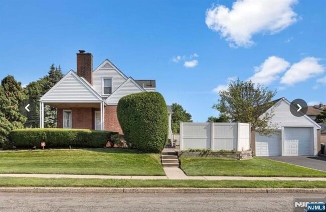 Building Photo - 74 Rosemont Ave