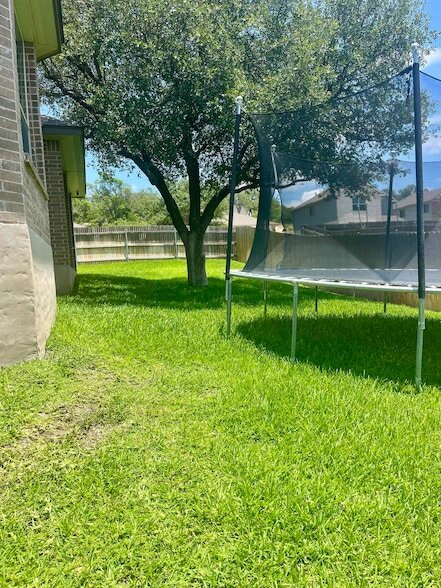 Building Photo - 1333 Spicewood Dr