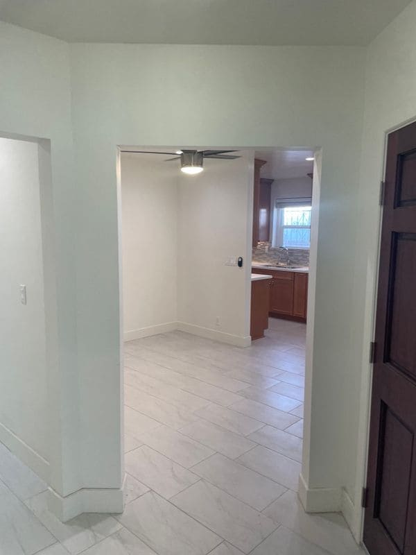 Building Photo - 1067 W 83rd St